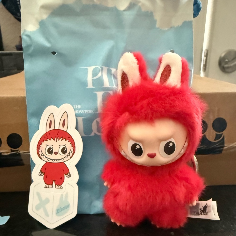 POPMART. MINI LABUBU❤️❤️💜💜💜
Pin for Love Series